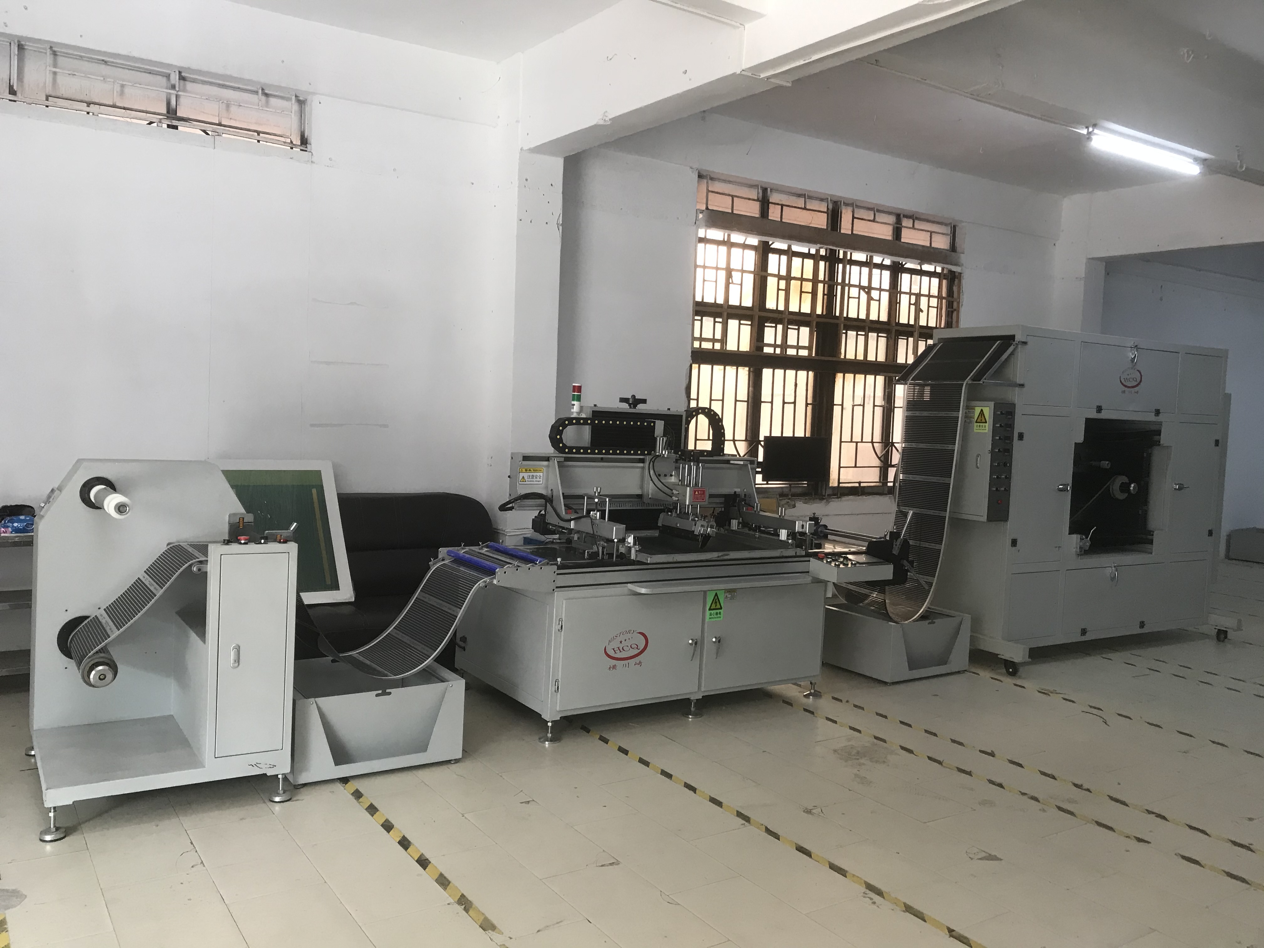 無(wú)痕內(nèi)衣膠水印刷:橫川崎全自動(dòng)絲